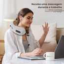 Uso do massageador de pescoço elétrico para relaxamento muscular após um dia cansativo