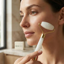 Gua sha branco para contorno e estímulo facial